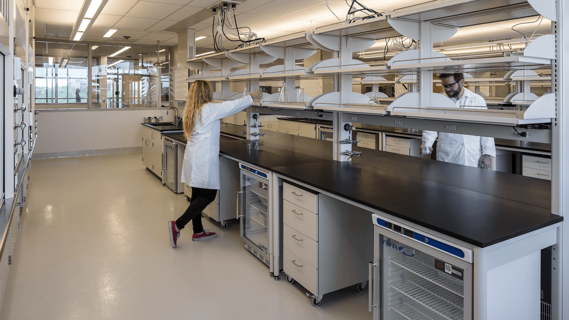 شرایط نگهداری مواد شیمیایی در...